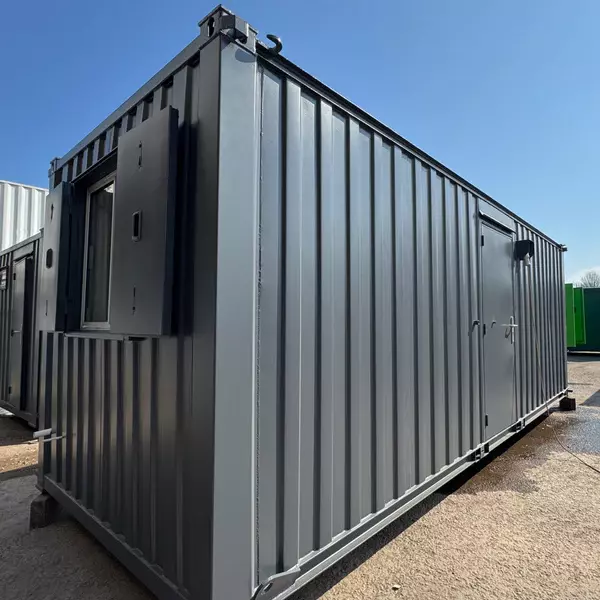 21x8ft Custom With WC & Kitchenette - Image 12