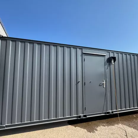21x8ft Custom With WC & Kitchenette - Image 5