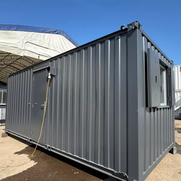 21x8ft Custom With WC & Kitchenette - Image 6